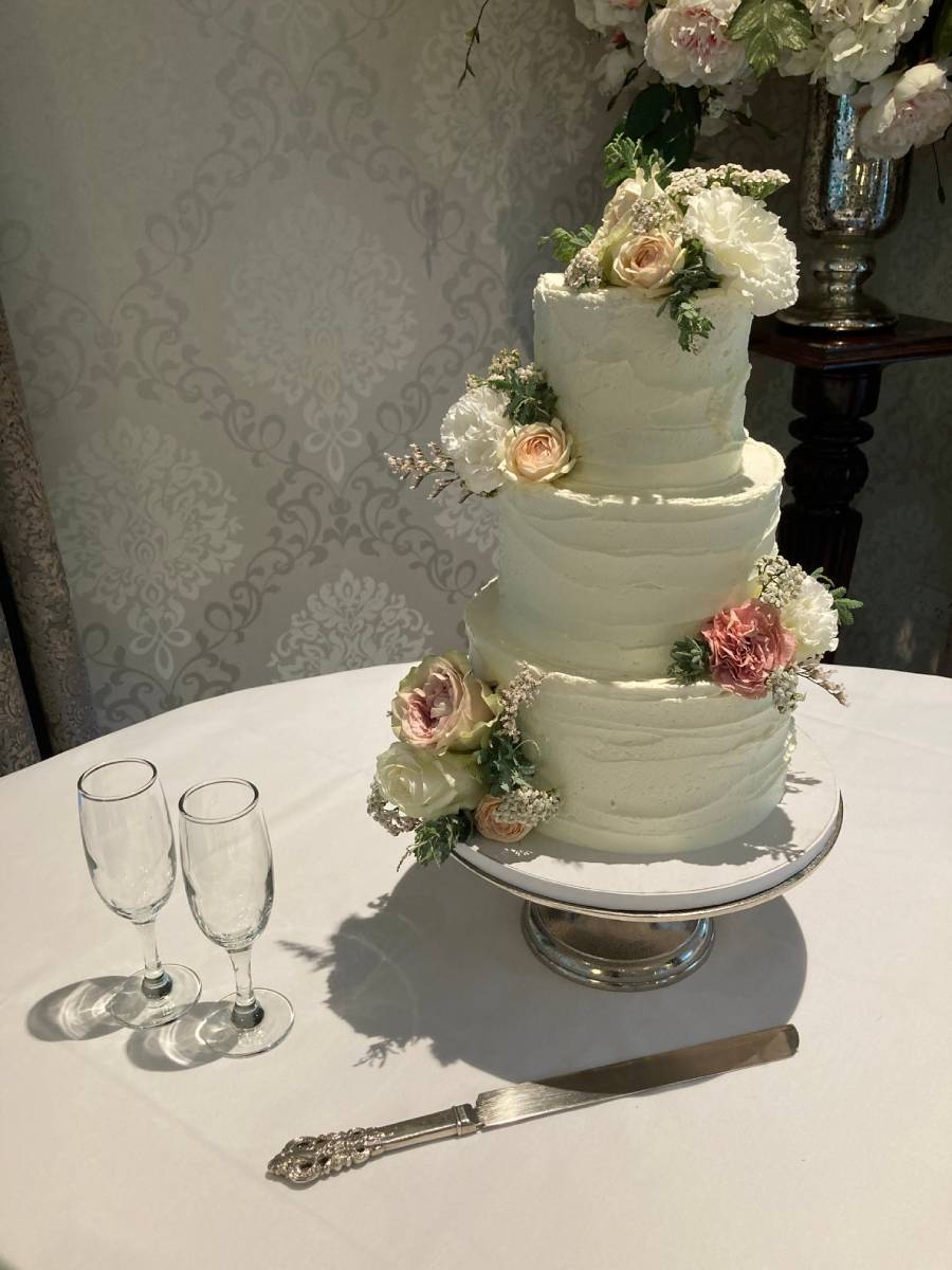 Ballara Receptions - Personalised Wedding Cake -  Russell Healy