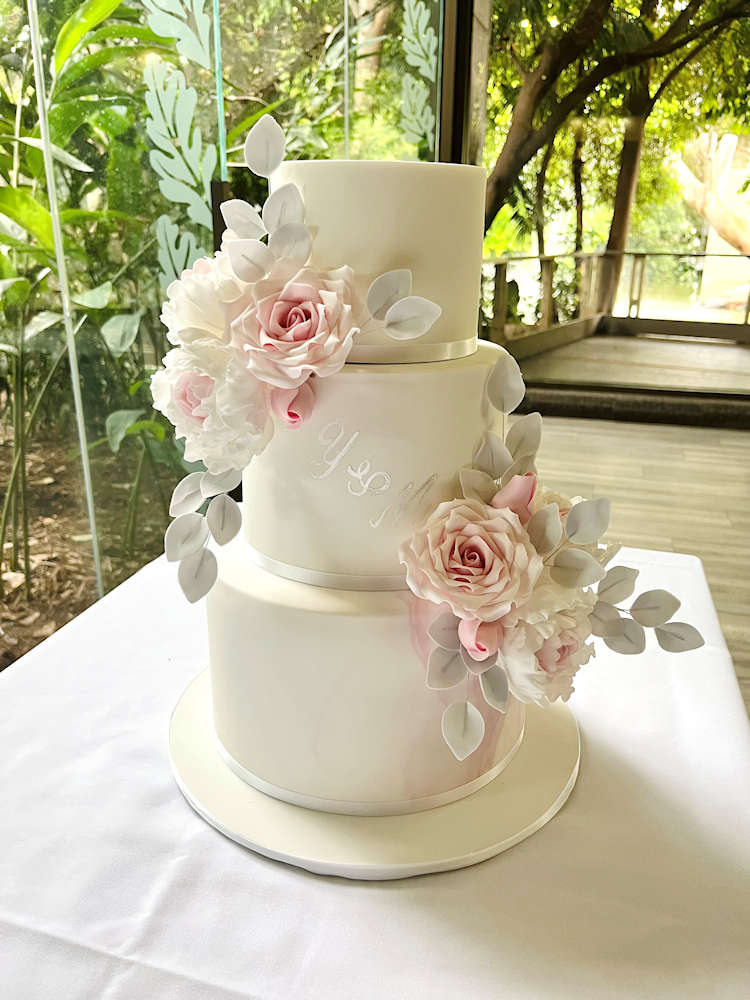 Priscillas Wedding Cakes - Extra Inclusions