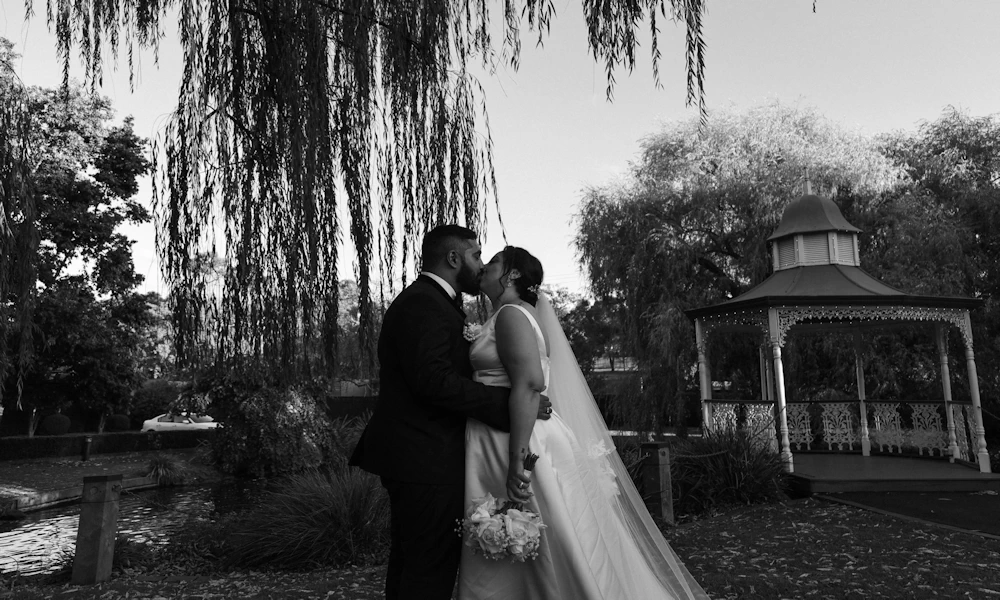 May Wedding Venue With Tiff & Ian-Black & white Background